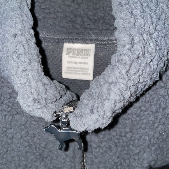 PINK Victoria’s Secret NWOT Sherpa Vest size Small - Picture 2 of 4